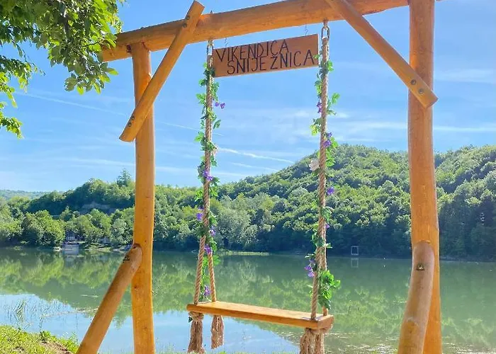 Jezero Snijeznica - Vikendica